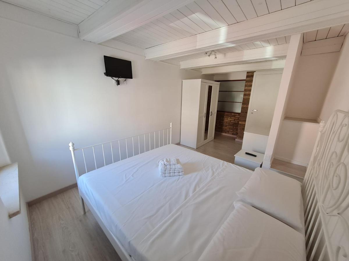 Апартаменты Al Castello - Aeroporto Delle Marche - Ancona Фальконара-Мариттима Экстерьер фото