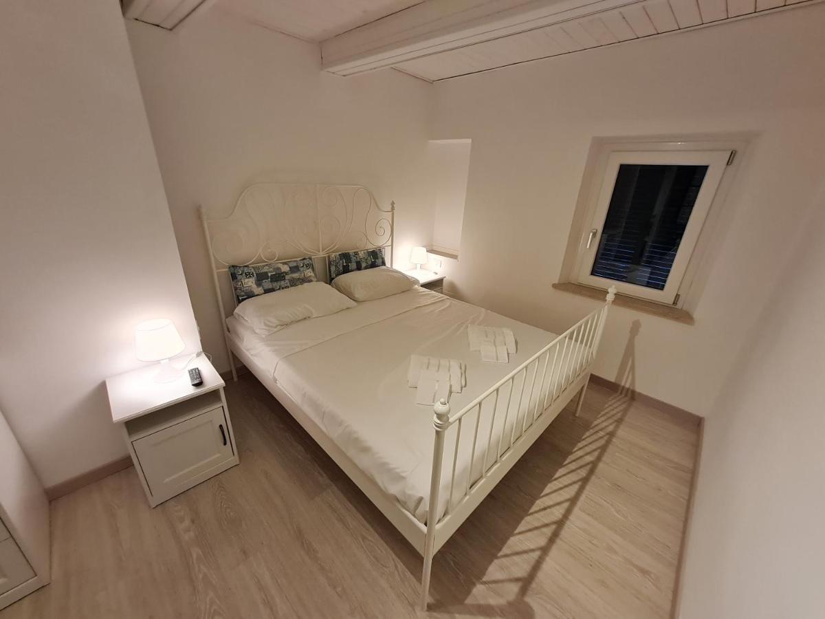 Апартаменты Al Castello - Aeroporto Delle Marche - Ancona Фальконара-Мариттима Экстерьер фото